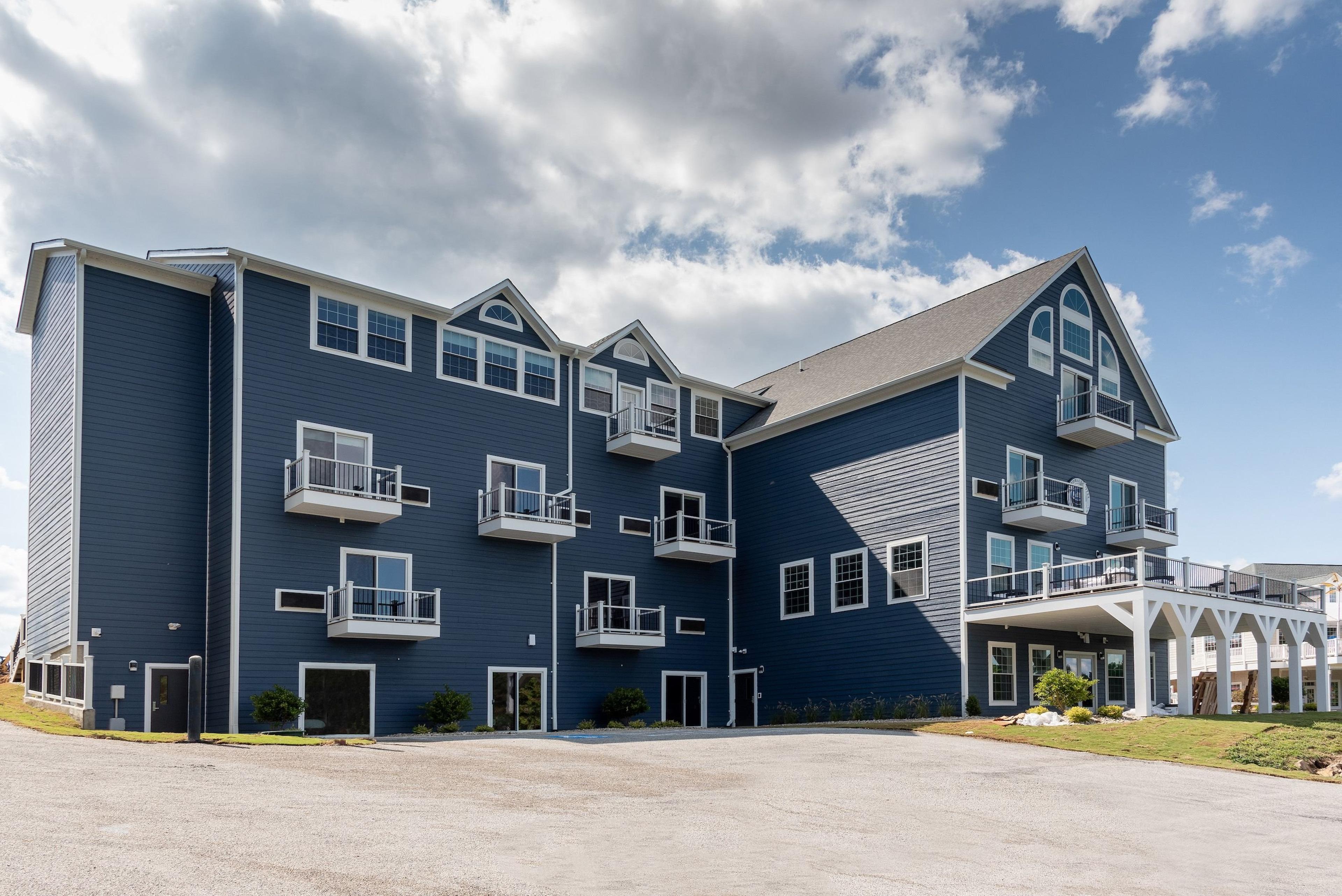 BOARDWALK HOTEL ON LAKE ANNA BY KAS