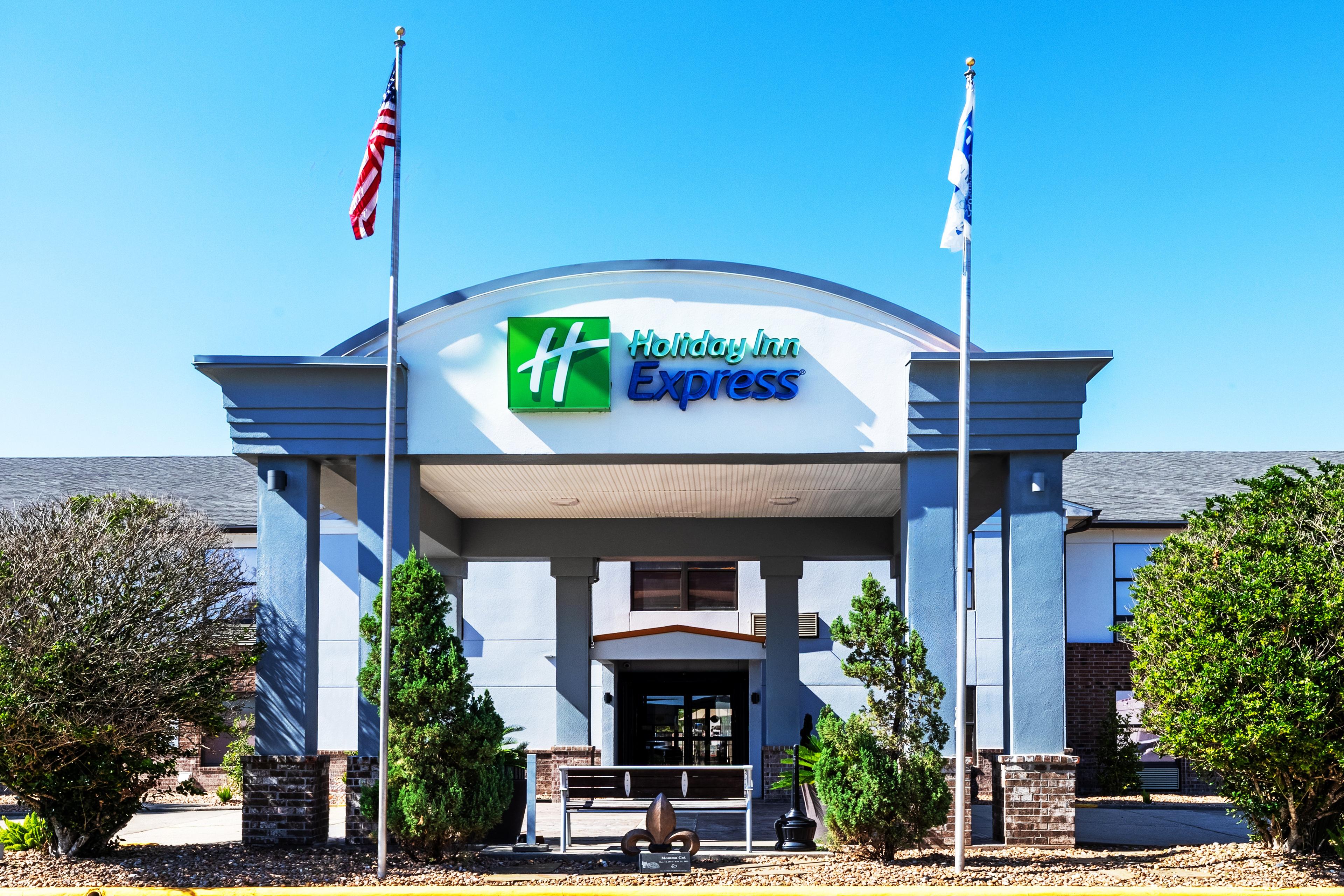 HOLIDAY INN EXP BREAUX BRIDGE BY IH