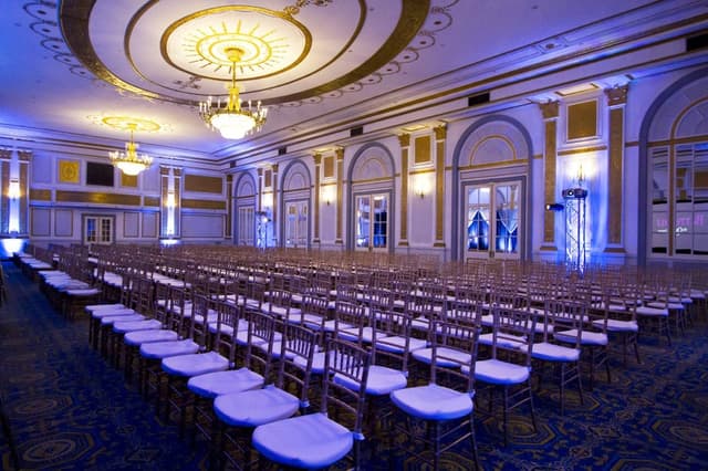 windsor-banquet-hall-montreal-windsor-ballroom-conference-chairs-blue-lighting.jpg