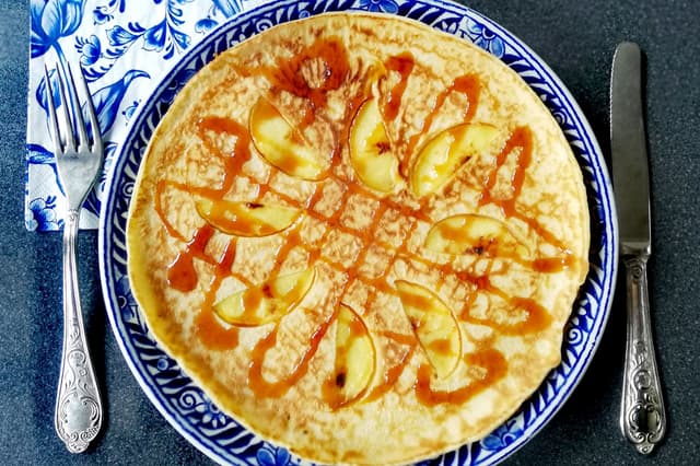 Learn To Make a Dutch Pancake