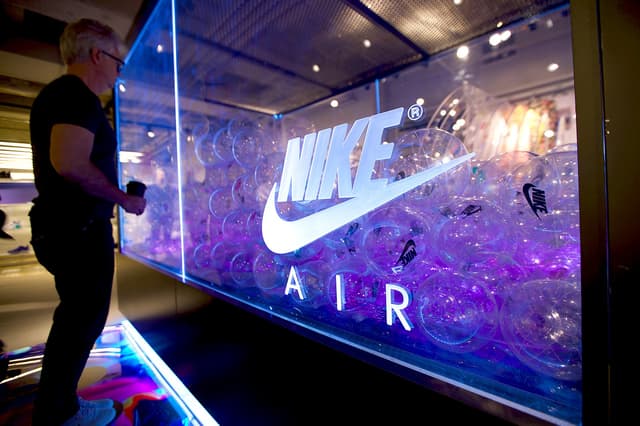 Nike AirSwag: Interactive Retail Game