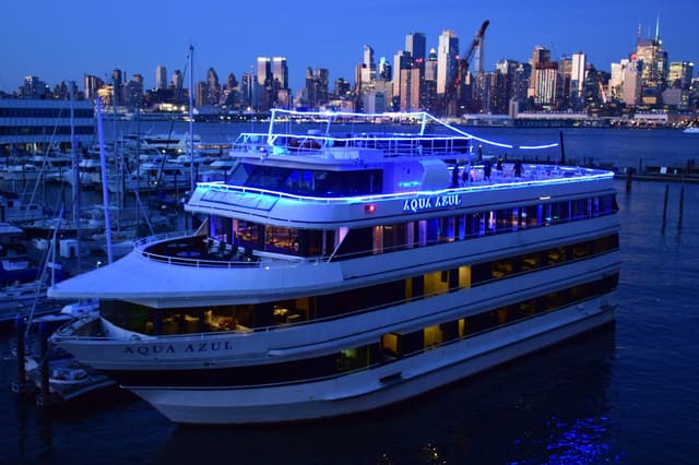 Aqua Azul Yacht Charter & Cruise