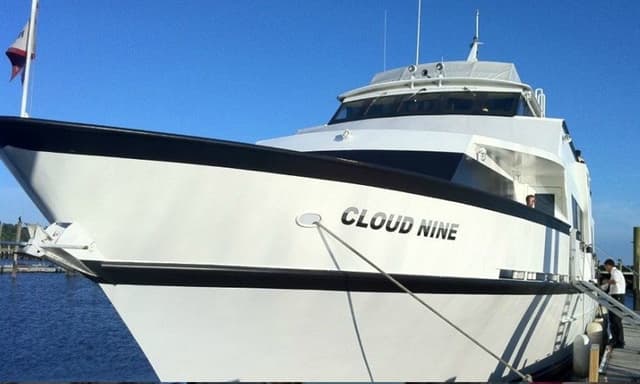 cloud-9-yacht-nyc.jpg