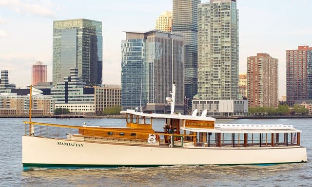 Manhattan-Yacht-Charter.jpg