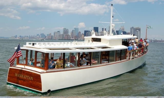 Manhattan-Yacht-Charter-7.jpg