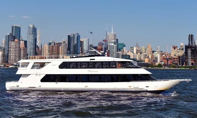 Sundancer-Yacht-Charter-NYC.jpg
