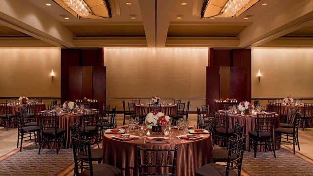 Grand Salon Ballroom2.jpg