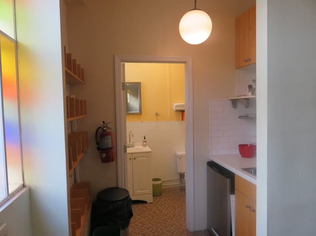 bathroom-kitchenette_orig.jpg