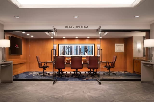 sfofw-boardroom-6310-hor-clsc.jpg