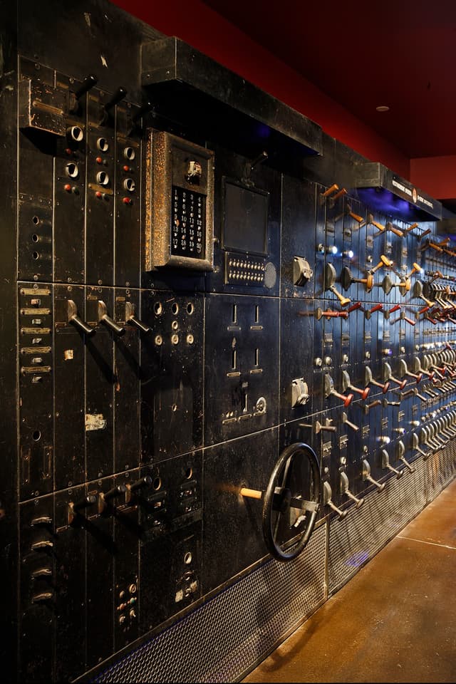 Switchboard-photo-by-Randall-Michelson.jpg