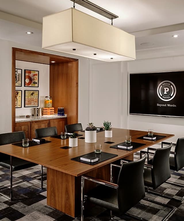 11-the-press-hotel-portland-maine-celebrate-meetings-events-horizontal-slider-large-vertical-rectangle-press-room.jpg