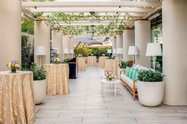 Jean-Georges Sway Patio