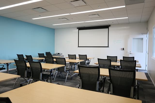 mHUB classroom seating_empty room-edit.jpg