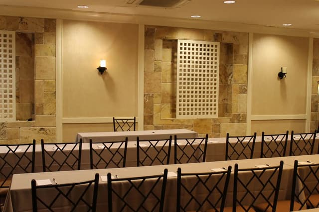 meeting room 2.jpg