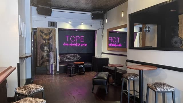Tope Lounge