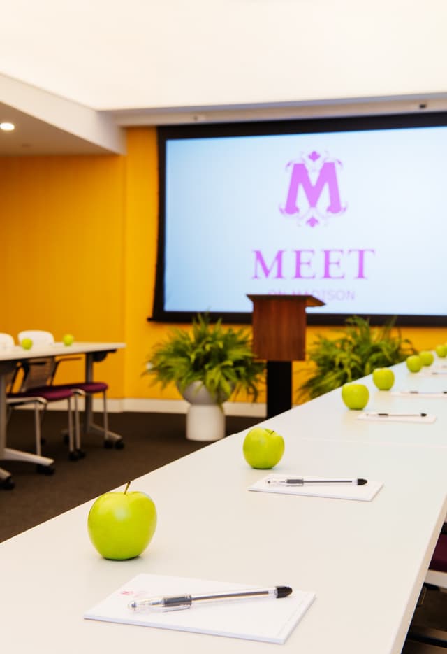 Meet-on-Madison-Marigold-Room-U-shape-Setup.jpg