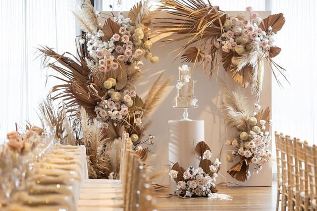 Ella_Dee_Event___Event_Stylist_on_Instagram__ETHEREAL_BEAUTY_Styling_elladee_events___Florals_blooms_by_elle___Props_thetreasureroom____Cake_sweetbloomcakes___Custom_Table_decor_2000x.jpg