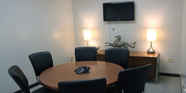 nyc-office-suites-meetingroom-greybar-2.jpg