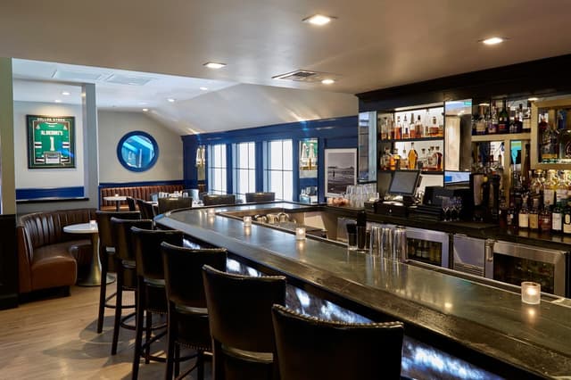 Blue Bar & Lounge