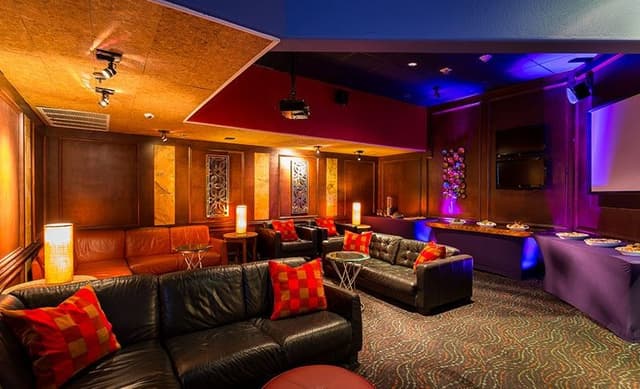 the-clubhouse-bistro-california-backstage-lounge-1.jpg