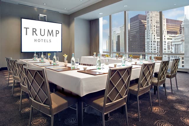 Trump-Chicago-Salon-Room-UShape.jpg