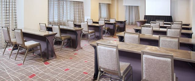 hilton-boston-back-bay-meeting-room-with-classroom-setup.jpg