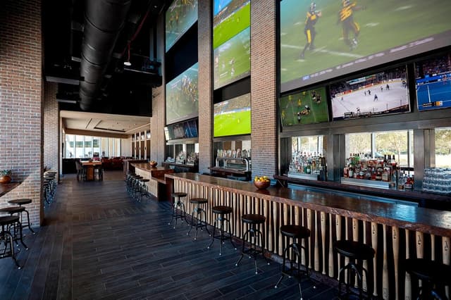 The Owners Club - Sports Bar Mezzanine
