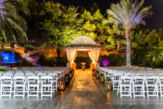 Outdoor Courtyard (Included with Formal Room Reception)