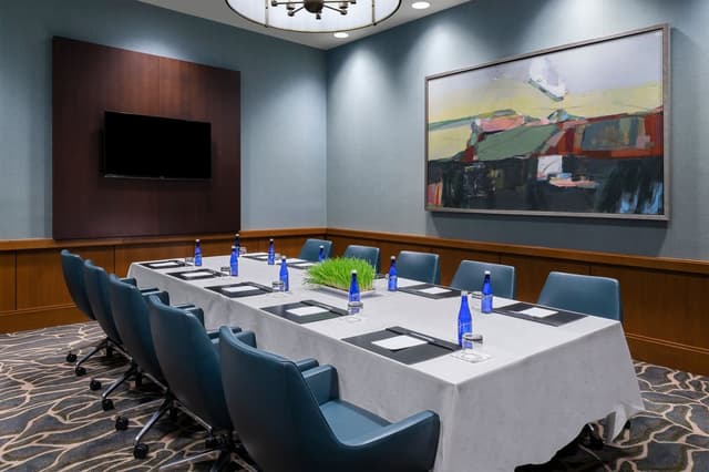 washw-boardroom-0060-hor-clsc.jpg