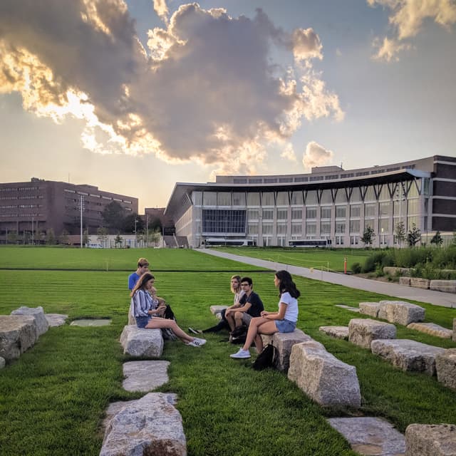 Campus Center Lawn	(UUL-CLAWN)