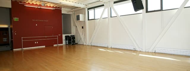 Mott_Studio_806x306.jpg