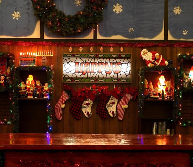 Happy’s Holiday Bar