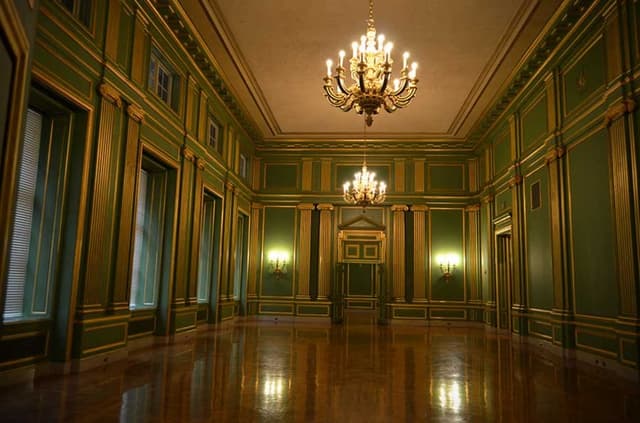 Center Green Room