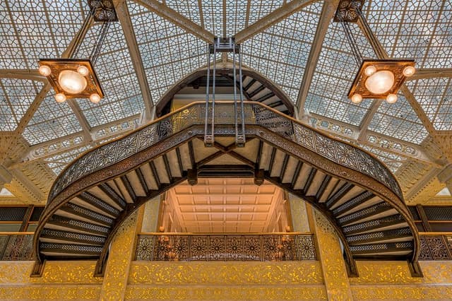 Rookery+Looking+Up+at+Stairs+1123139322_24_26_28_30HDR.jpg