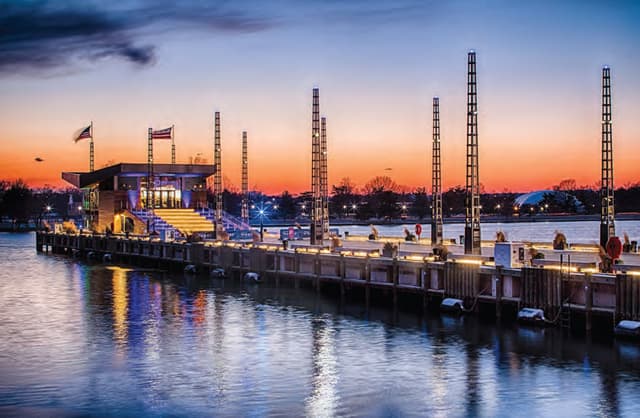 DistrictPier_Night.jpg