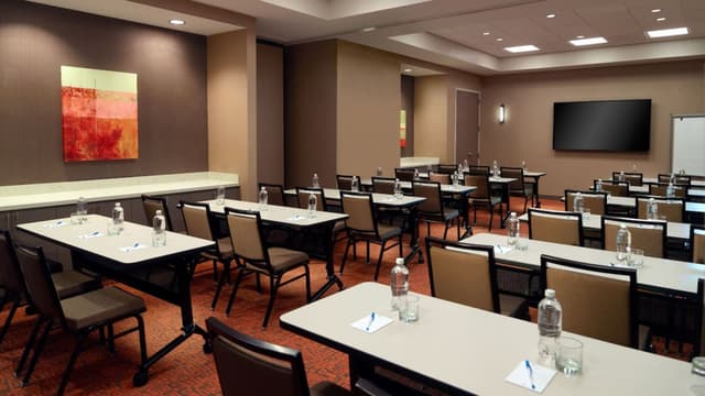 Hyatt-House-Atlanta-Downtown-P010-Meeting-Room-Classroom-Setup.jpg