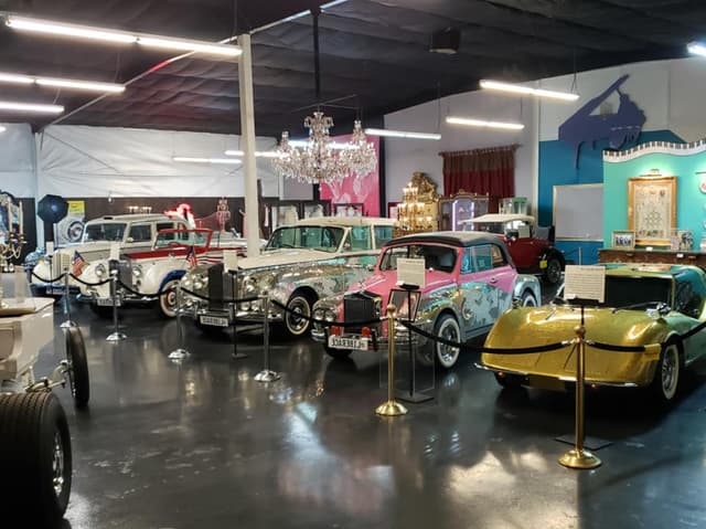 2021-photo-liberace-garage-by-jw.jpg