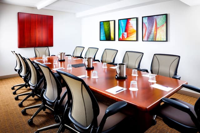 mcoor-boardroom-0628-hor-clsc.jpg