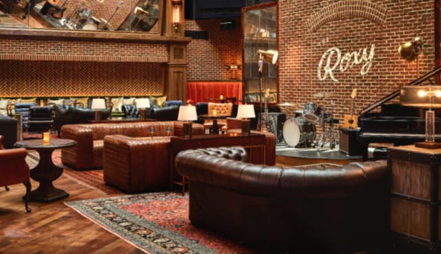 Roxy Bar & Lounge