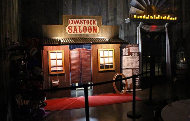 Vintage Rustic Western Saloon PhotoBooth