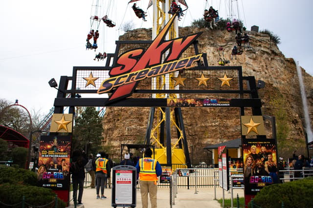 "Go-Big Show" Experiences with Six Flags