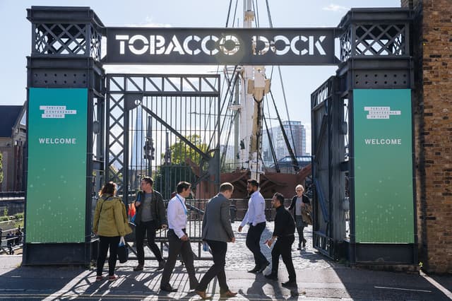 On-Tour London (Tobacco Dock)