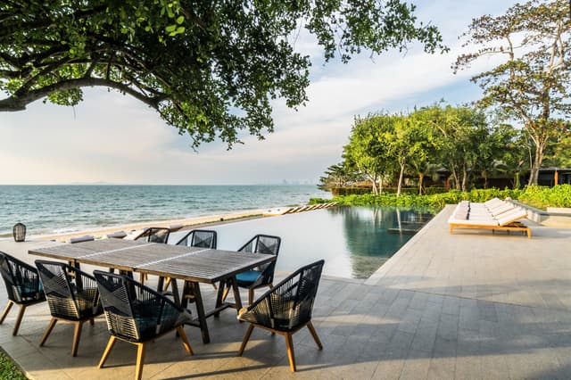 Andaz-Pattaya-Jomtien-Beach-Beach-Pool-I.jpg