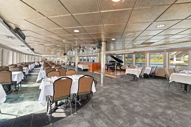 Portland Spirit Columbia Deck.jpg