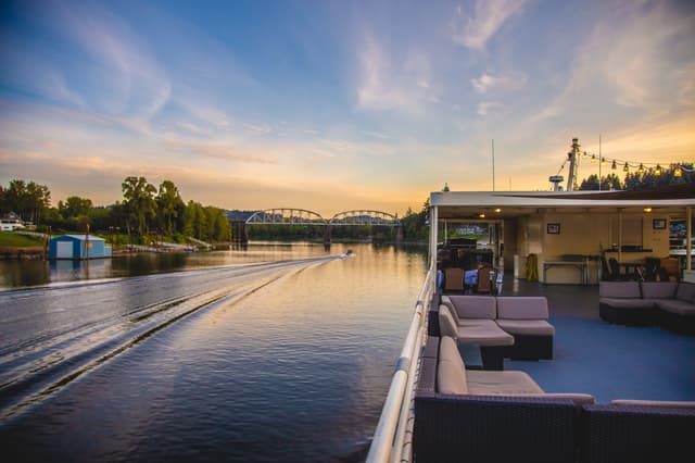 Portland Spirit_Starlight Deck_Photo by Aaron Greene.jpg