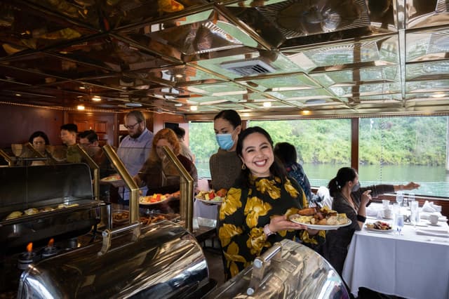 Buffet on Willamette Star.jpg