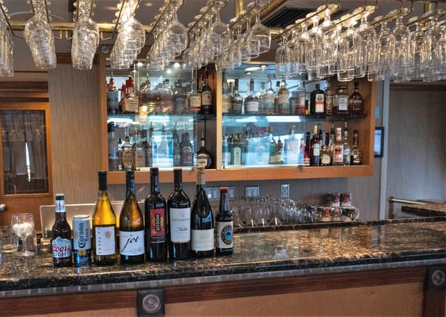 Crystal Dolphin Bar_Photo by Gabe Partipilo.jpg
