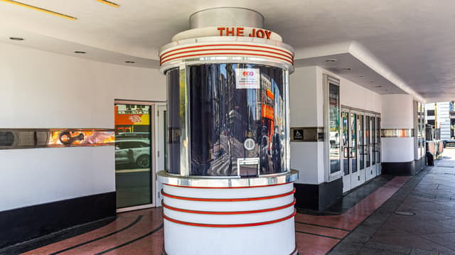 JOYEXTERIOR11.jpg