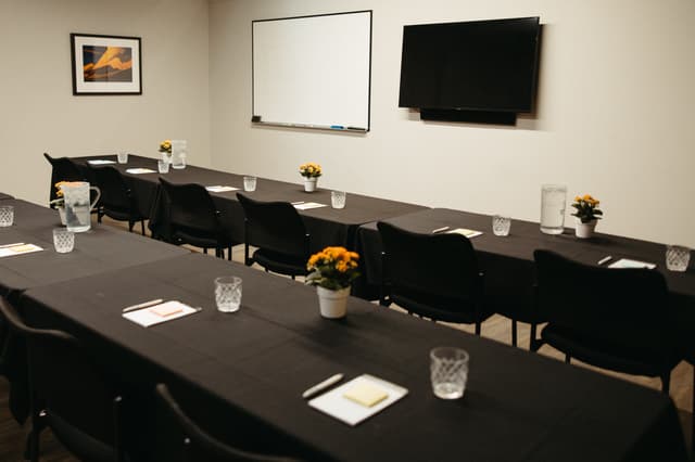 The Newton Meeting Room 3.jpg