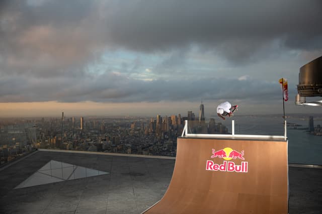 Skate The Edge - RedBull - 0